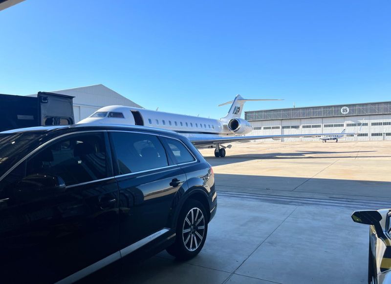 Airport transfer chauffeur service in Melbourne